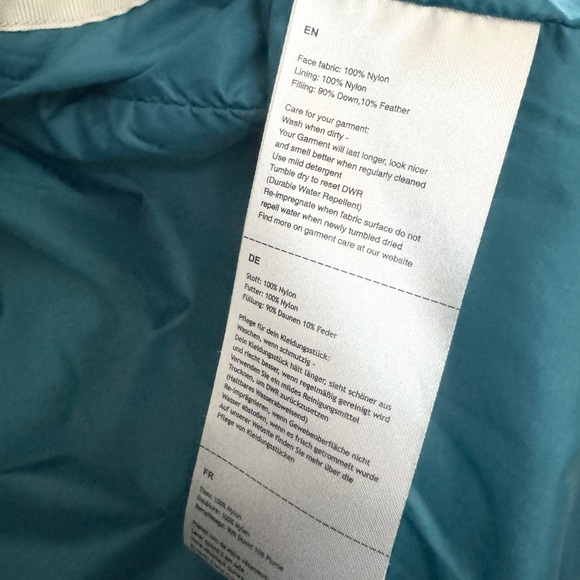 SWIMS copenhagen motion lite down vest LARGE - Picture 11 of 11